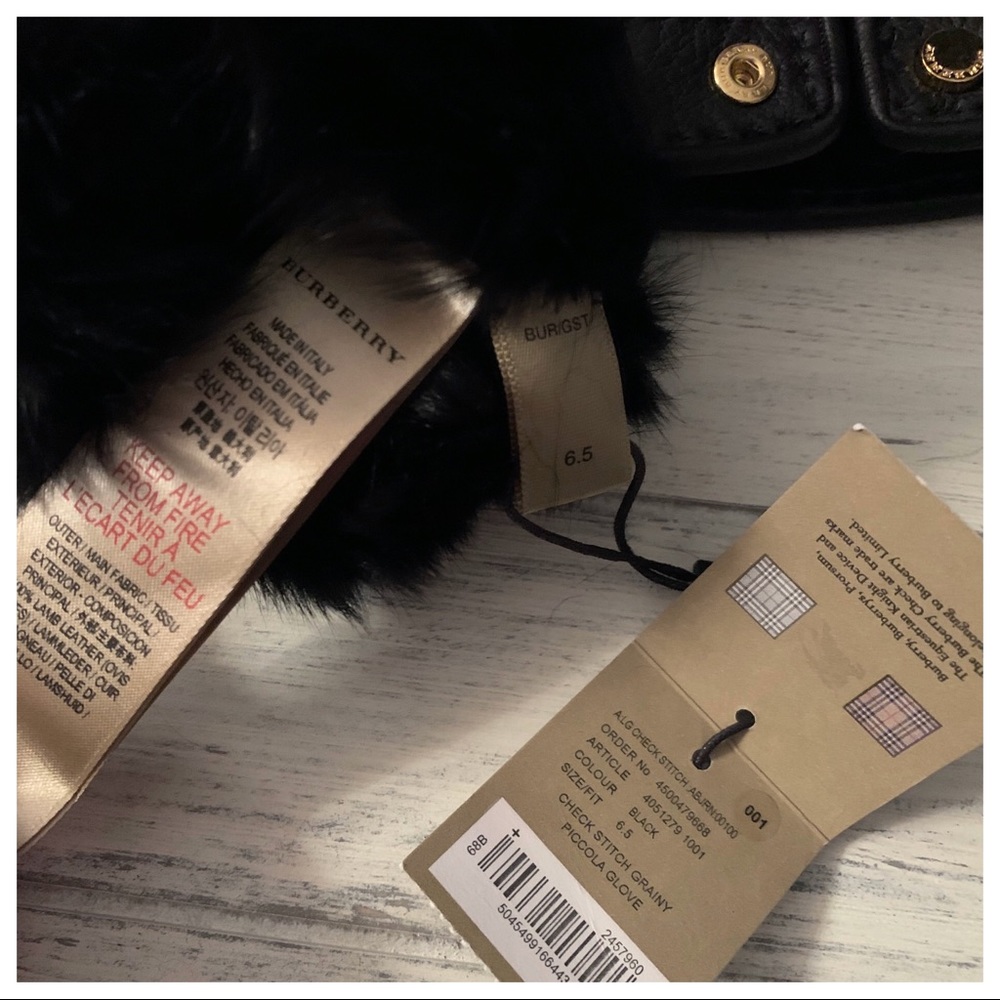 HP🎉NWT Burberry Check Stitch Grainy Piccola Glove - Picture 3 of 7